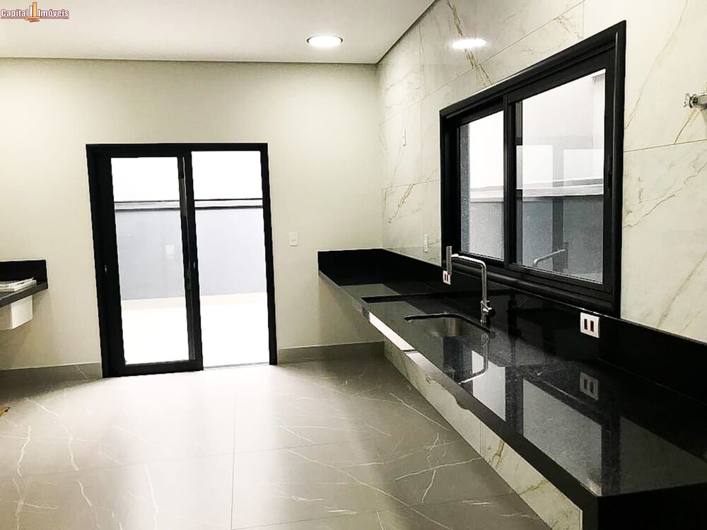 Casa à venda com 3 quartos, 300m² - Foto 14