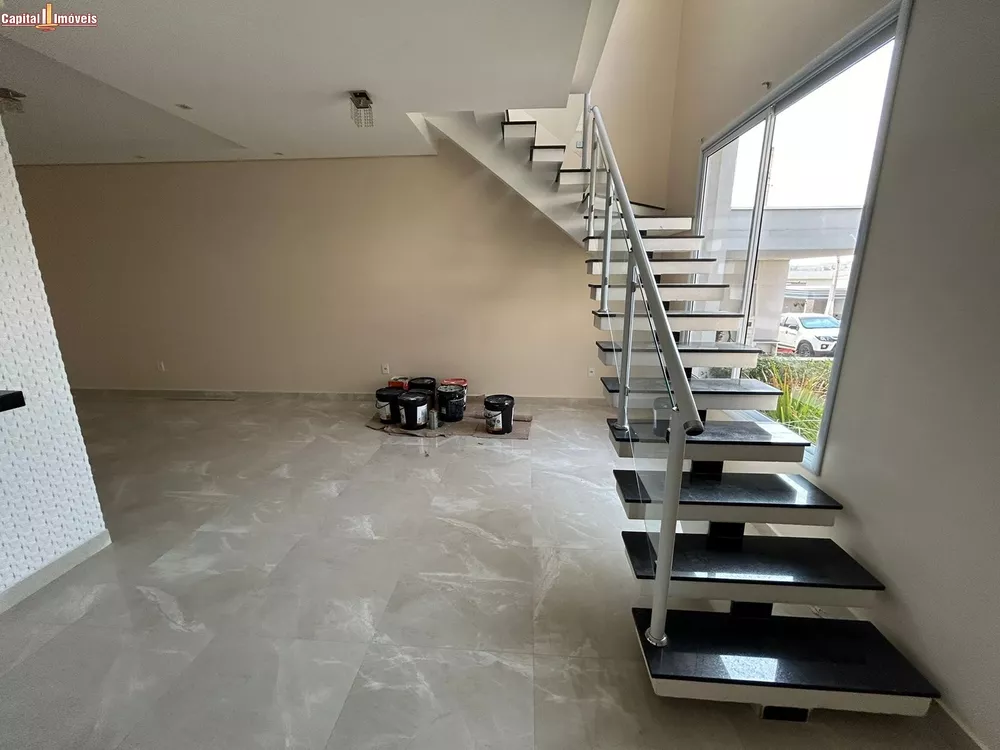 Casa à venda com 3 quartos, 196m² - Foto 2