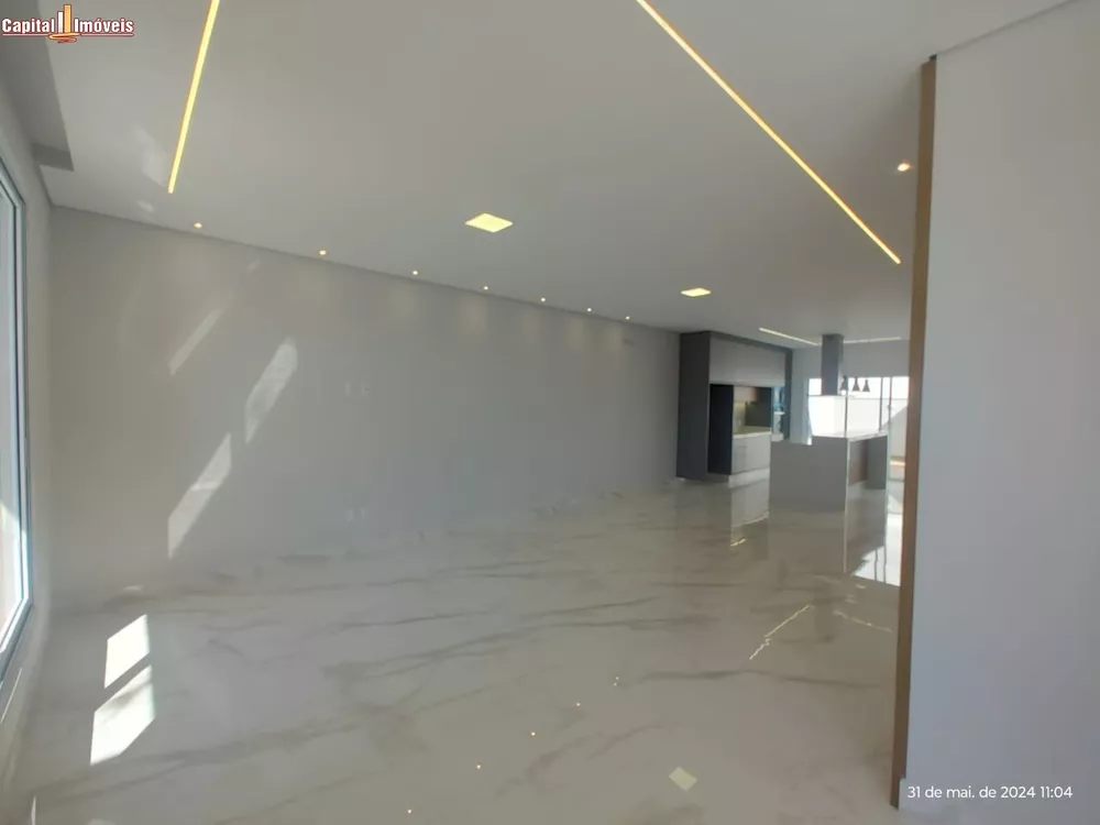 Casa, 3 quartos, 271 m² - Foto 1