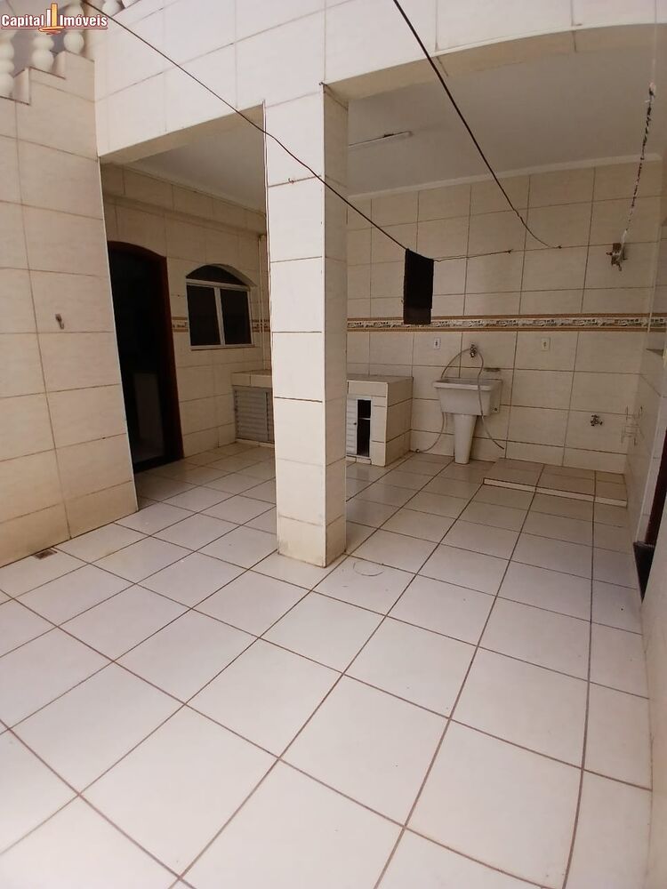 Casa para alugar com 3 quartos, 198m² - Foto 12
