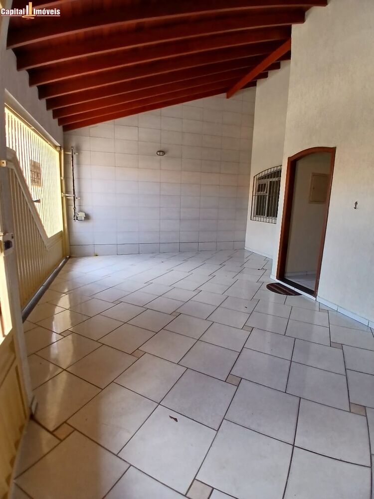 Casa para alugar com 3 quartos, 198m² - Foto 2