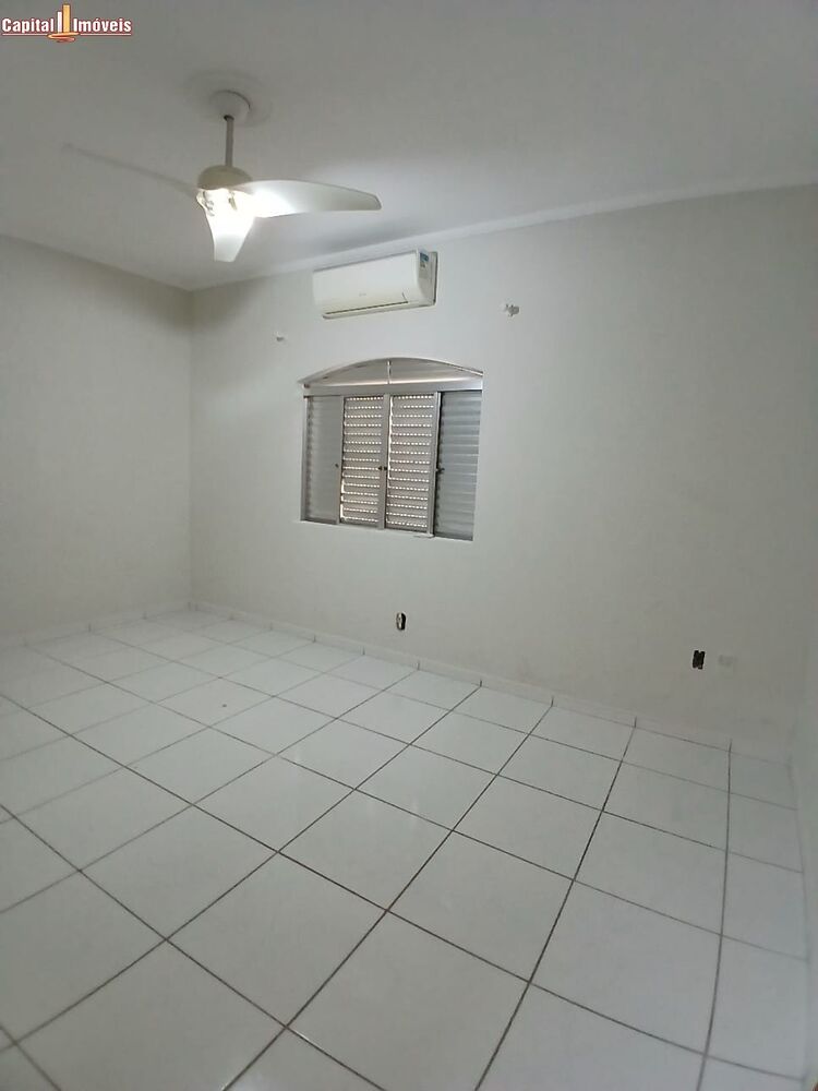 Casa para alugar com 3 quartos, 198m² - Foto 11