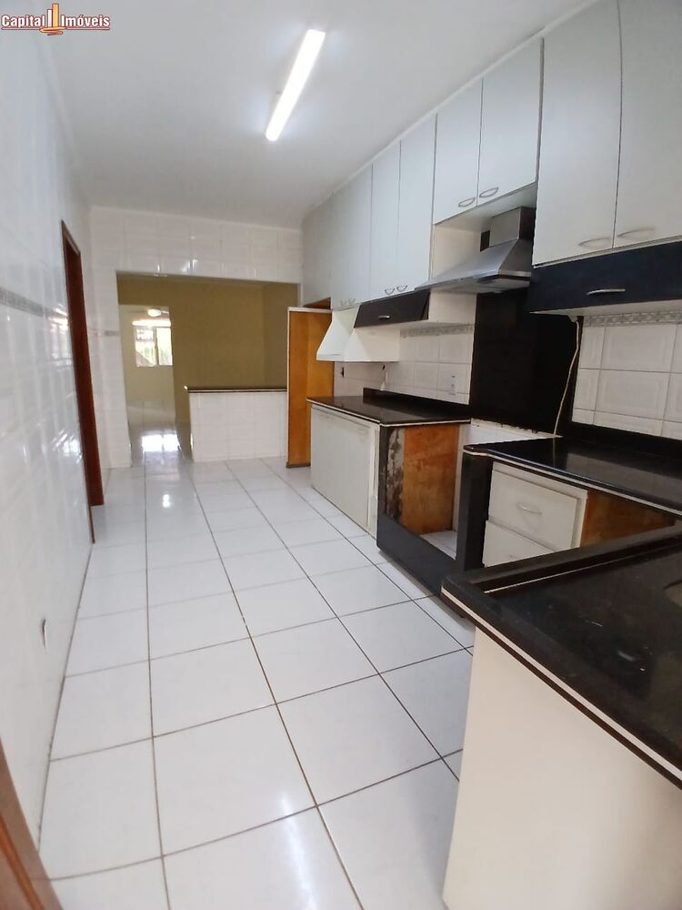 Casa para alugar com 3 quartos, 198m² - Foto 8