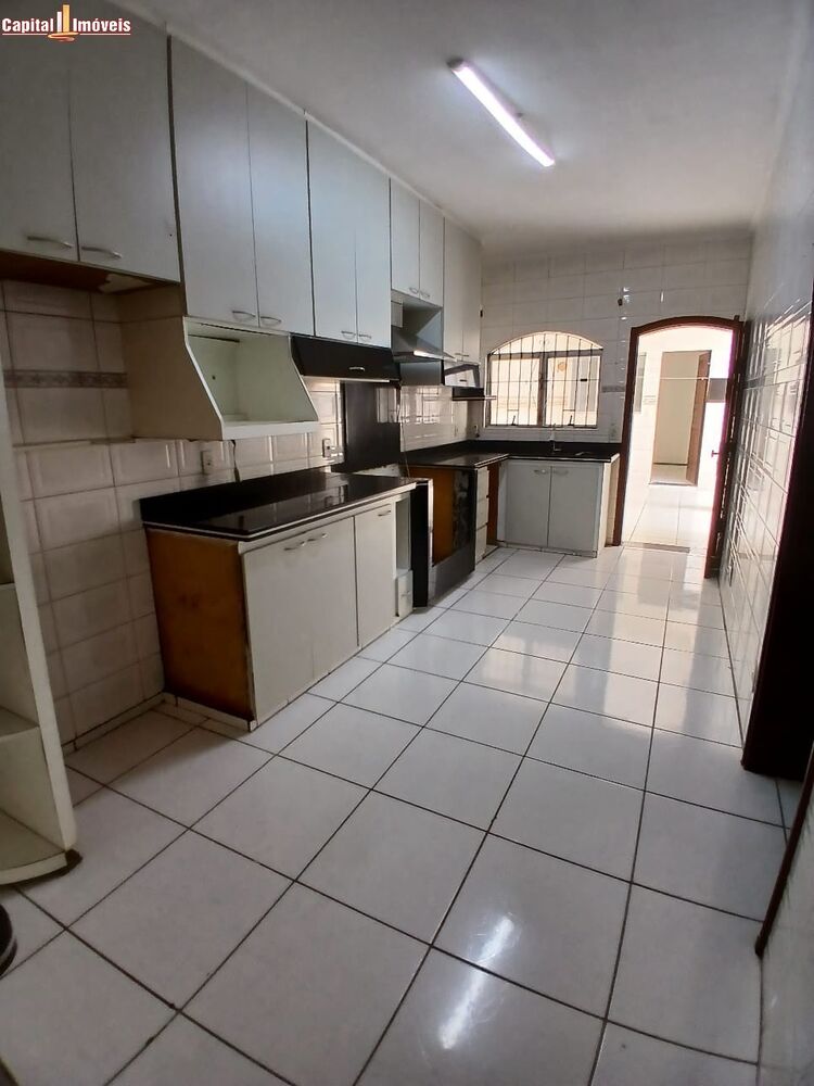 Casa para alugar com 3 quartos, 198m² - Foto 7