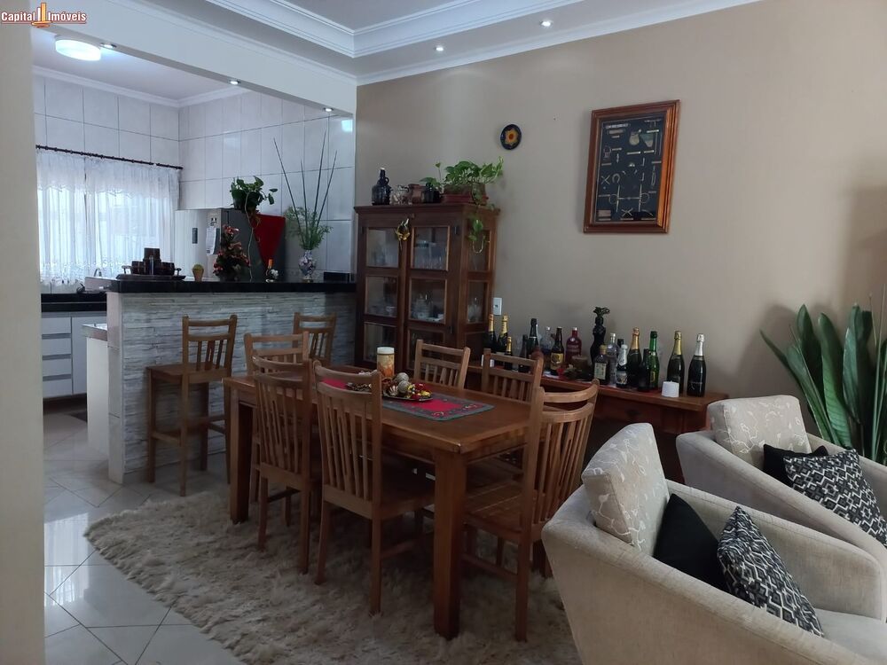 Casa, 2 quartos, 150 m² - Foto 1