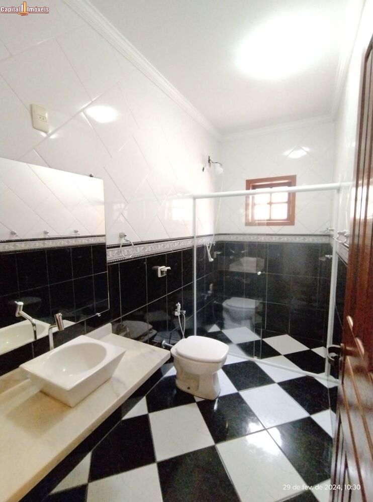 Casa à venda com 3 quartos, 187m² - Foto 2
