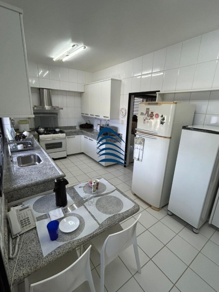 Apartamento à venda com 4 quartos, 300m² - Foto 2