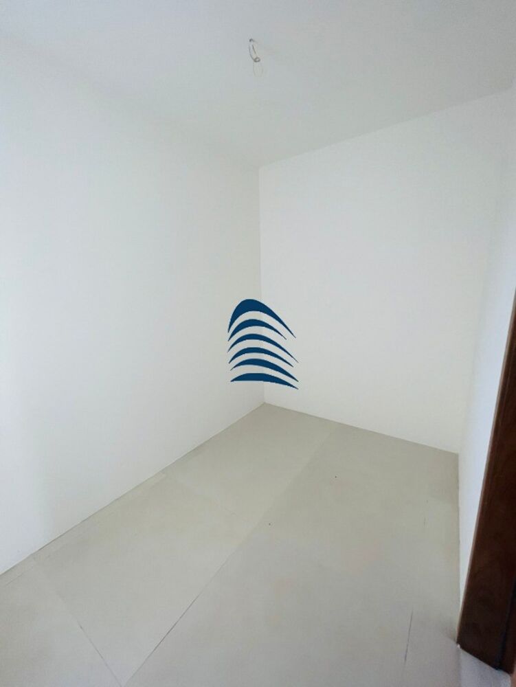 Casa à venda com 4 quartos, 180m² - Foto 2