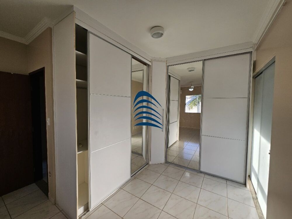 Casa à venda com 3 quartos, 150m² - Foto 4