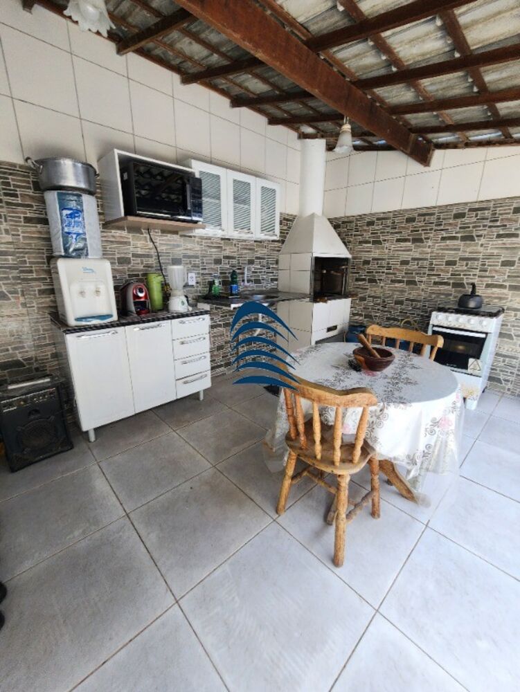 Casa à venda com 5 quartos, 183m² - Foto 3