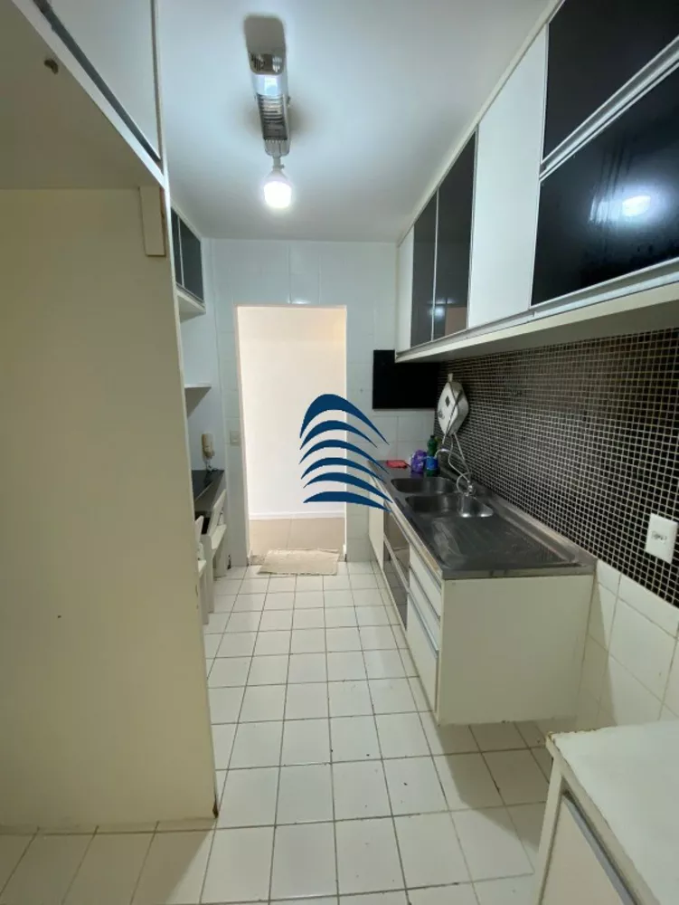 Apartamento à venda com 3 quartos, 180m² - Foto 2