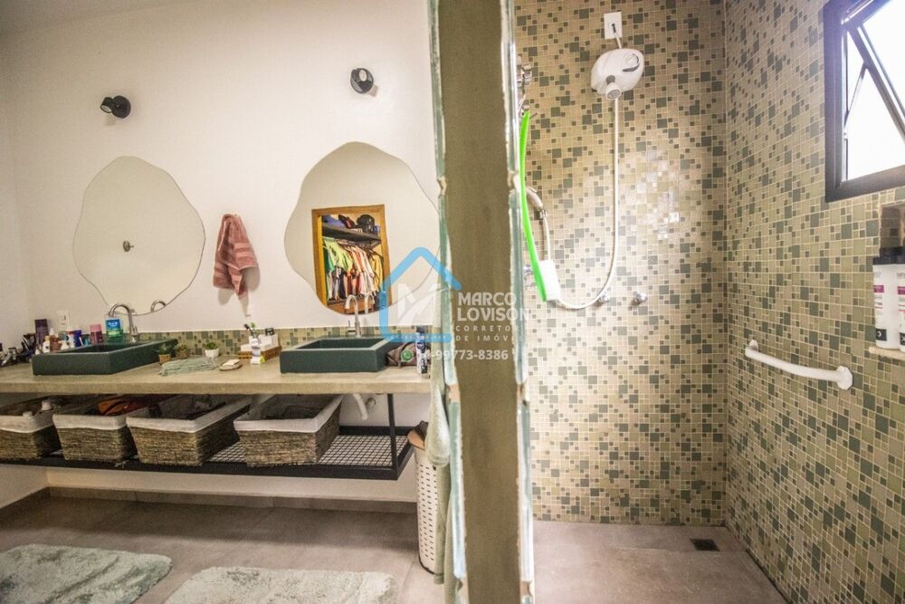 Casa à venda com 2 quartos, 240m² - Foto 2