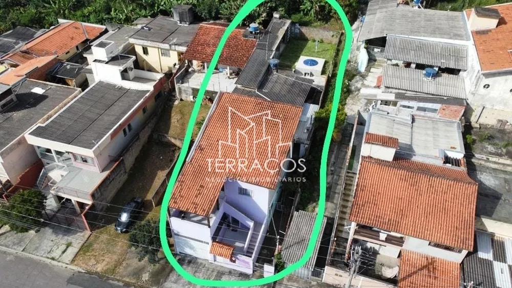 Casa à venda com 6 quartos, 300m² - Foto 2