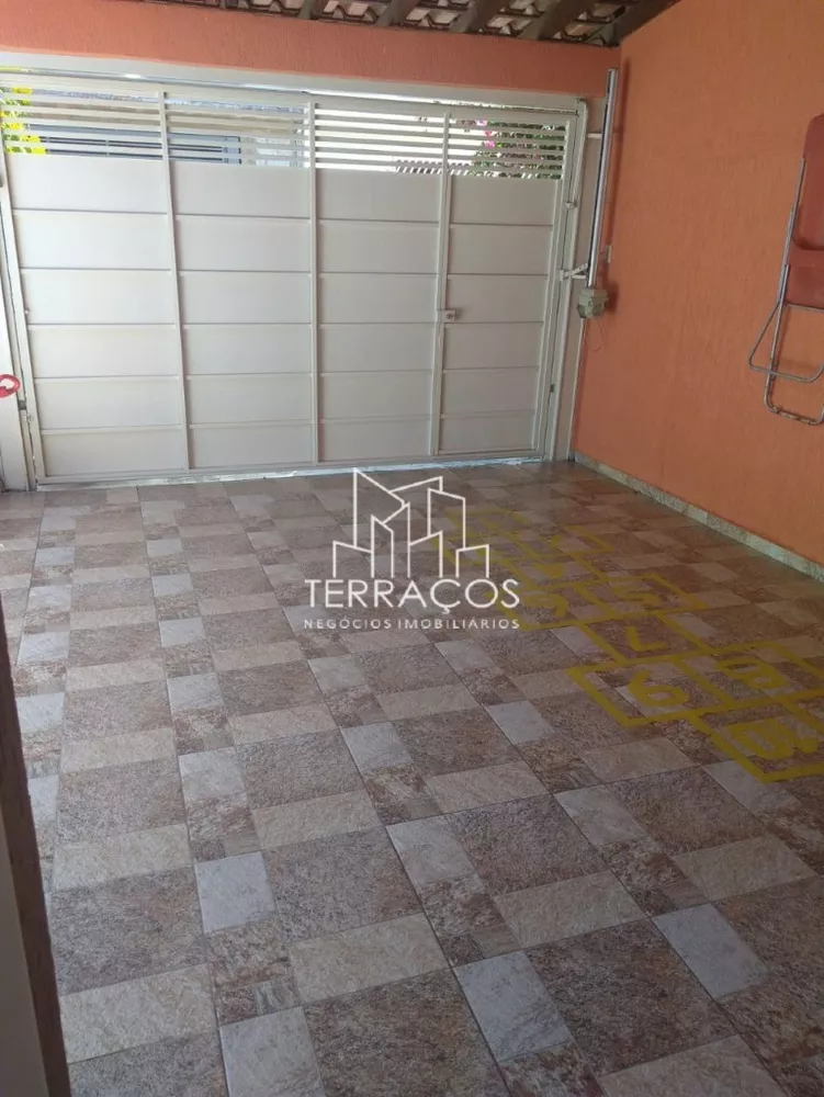 Casa para alugar com 3 quartos, 119m² - Foto 2