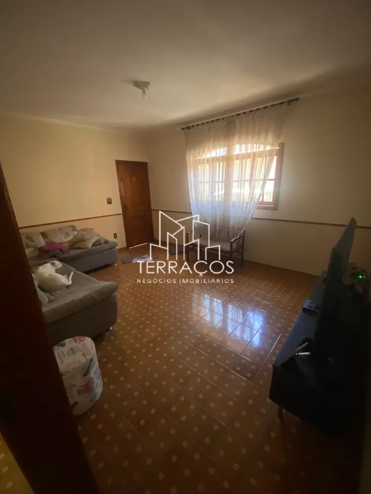 Casa à venda com 3 quartos, 242m² - Foto 6