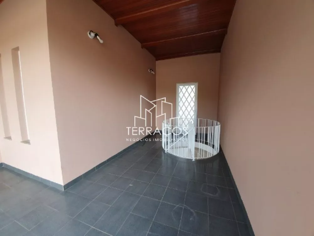 Casa à venda com 3 quartos, 207m² - Foto 4