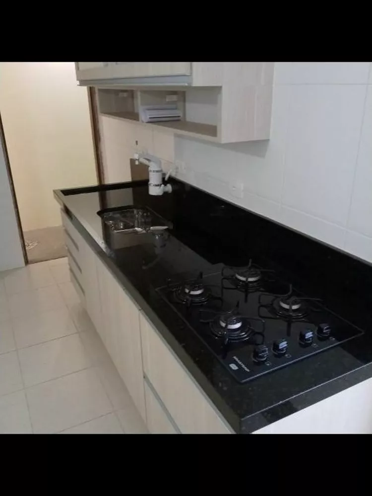 Apartamento à venda com 3 quartos, 110m² - Foto 2