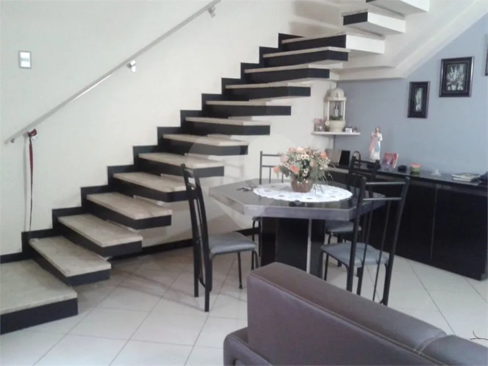 Casa, 3 quartos, 240 m² - Foto 1