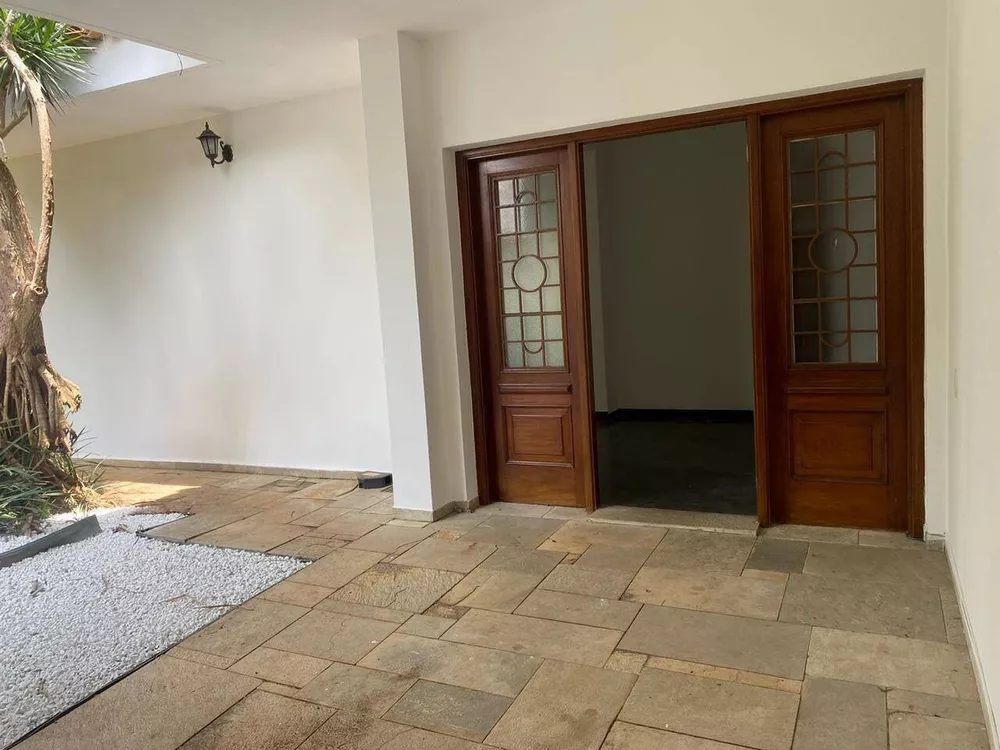 Casa à venda e aluguel com 4 quartos, 450m² - Foto 3