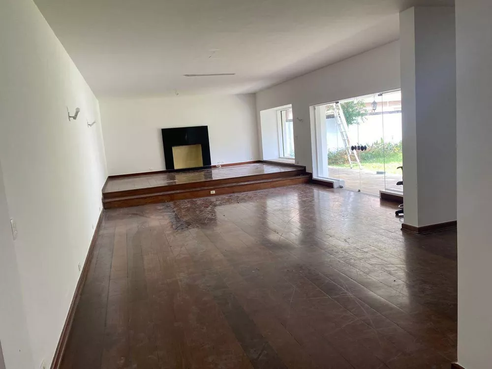 Casa à venda e aluguel com 4 quartos, 450m² - Foto 1