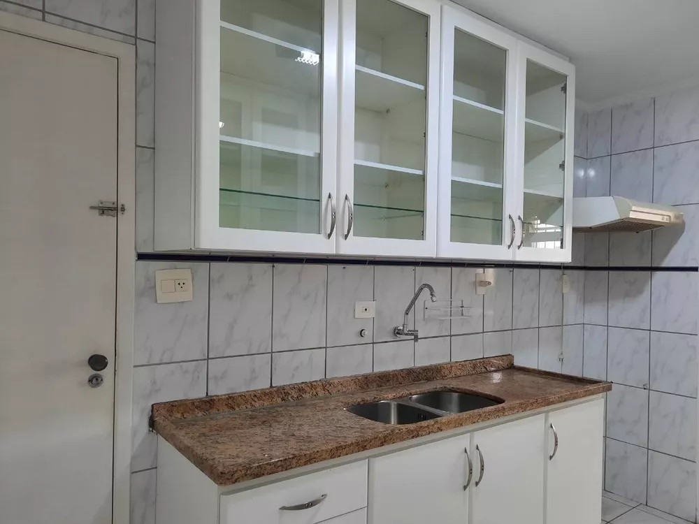 Apartamento à venda com 3 quartos, 106m² - Foto 2