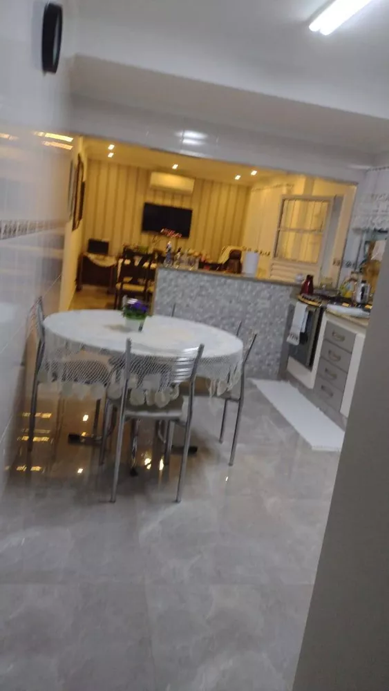 Sobrado à venda com 3 quartos, 150m² - Foto 3