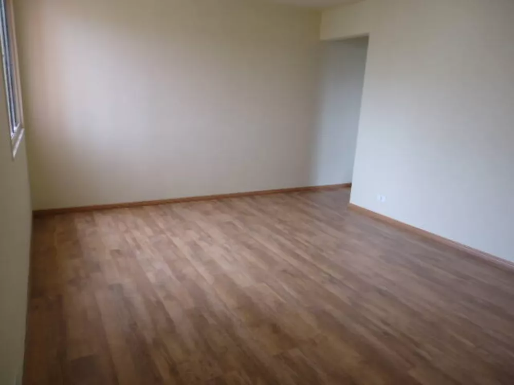 Apartamento à venda com 3 quartos, 77m² - Foto 2