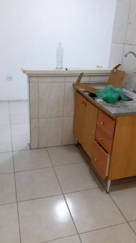 Casa para alugar com 1 quarto, 30m² - Foto 1