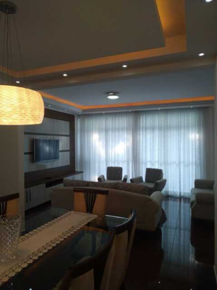 Casa, 4 quartos, 223 m² - Foto 1