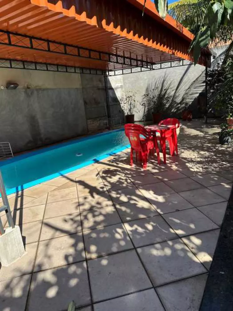 Casa, 4 quartos, 165 m² - Foto 1