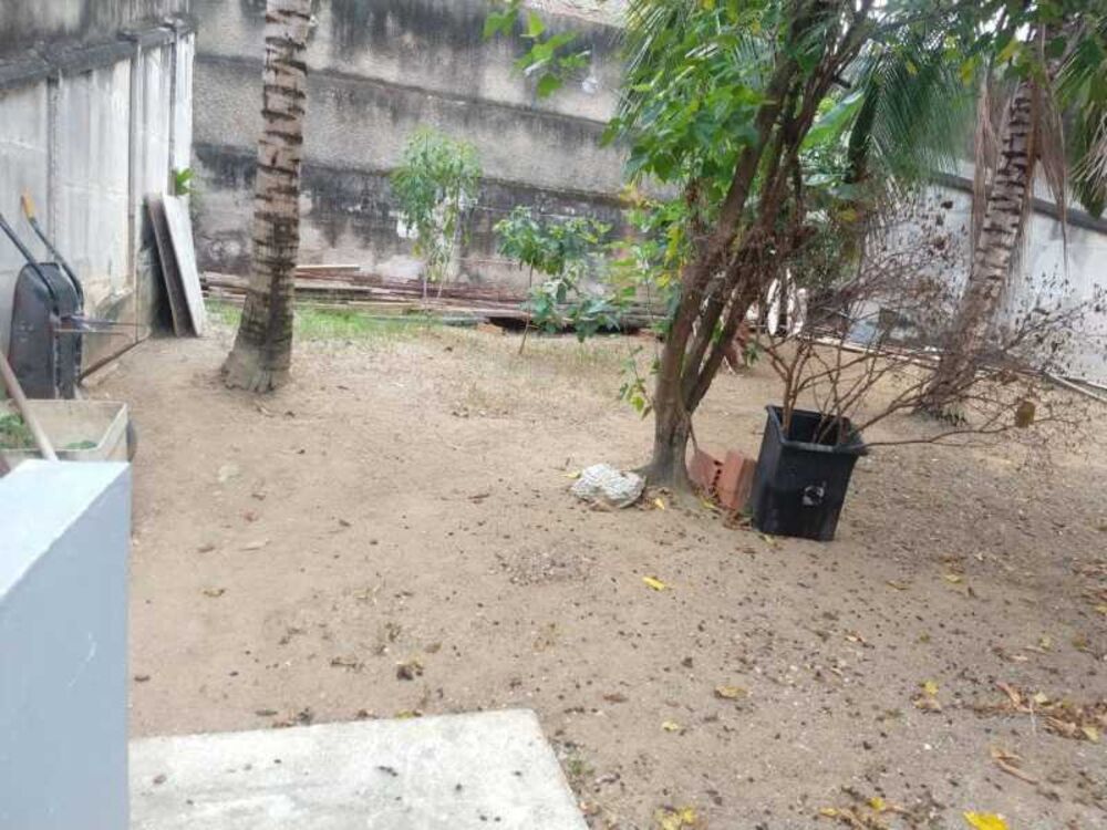 Casa à venda com 4 quartos, 200m² - Foto 11