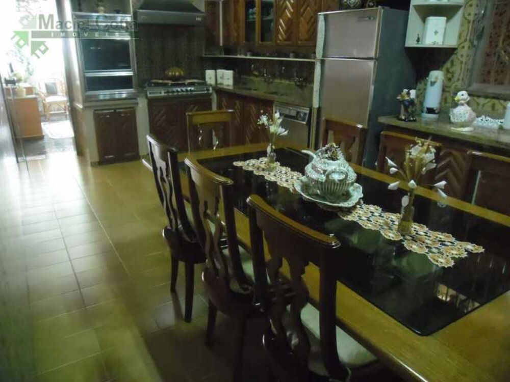 Casa, 5 quartos, 260 m² - Foto 9