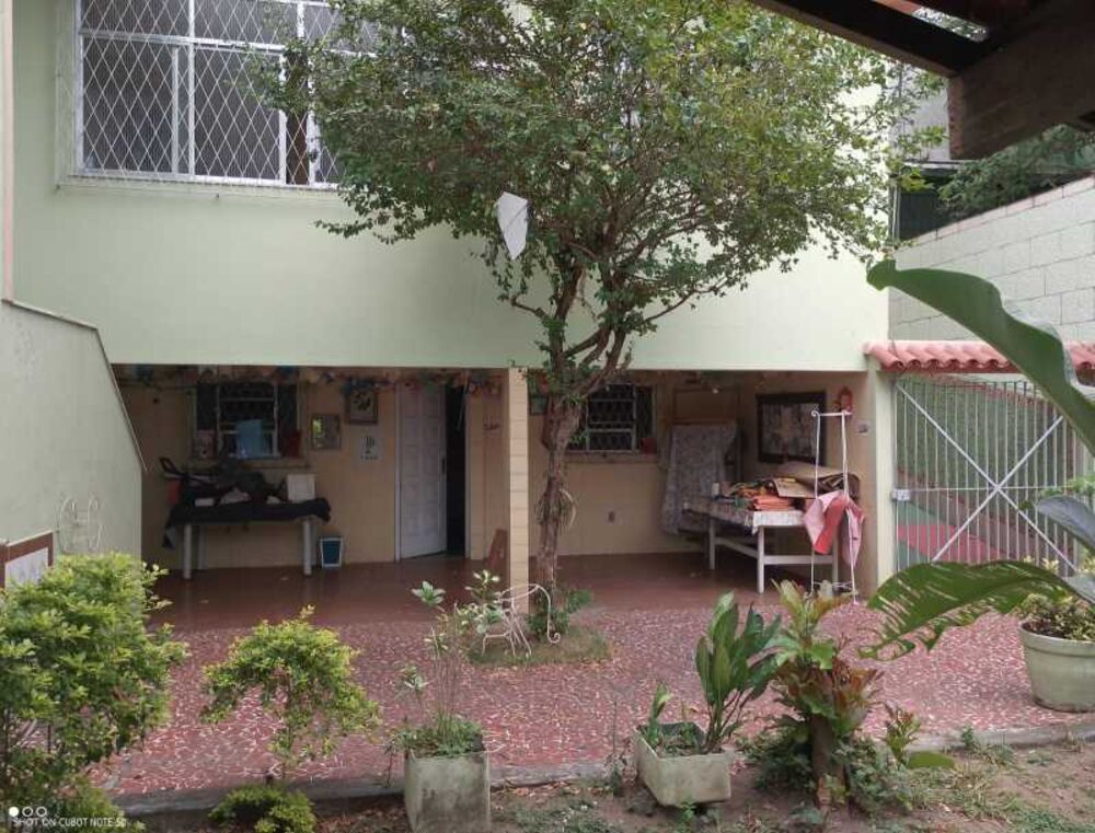Casa à venda com 3 quartos, 198m² - Foto 3
