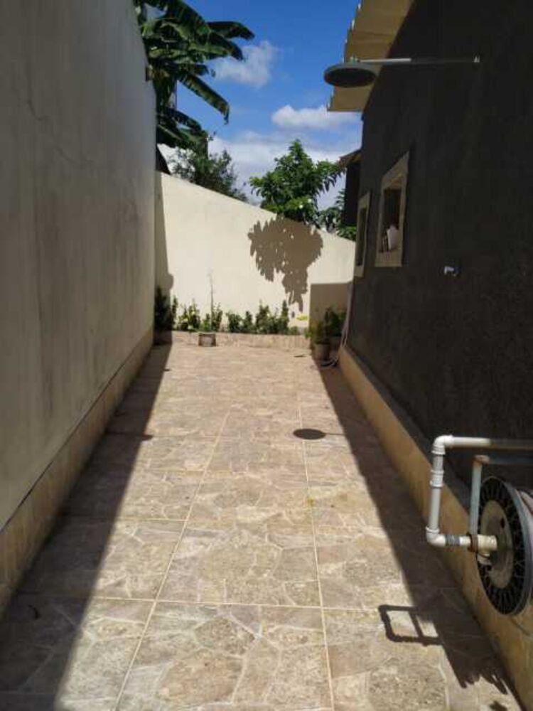 Casa à venda com 3 quartos, 203m² - Foto 9