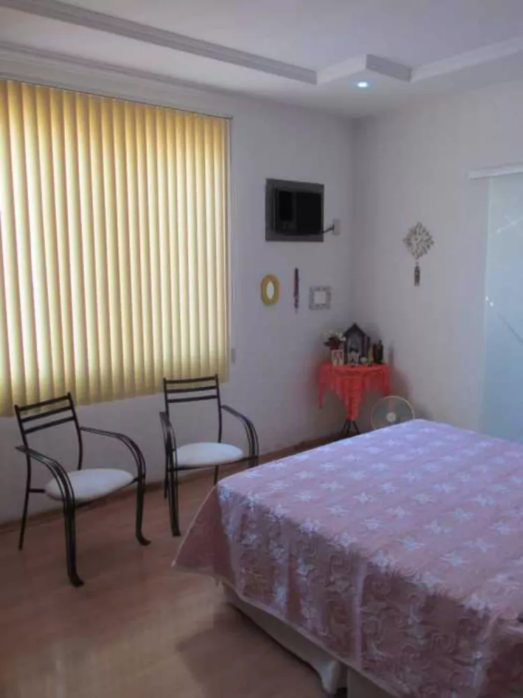 Casa, 3 quartos, 230 m² - Foto 11