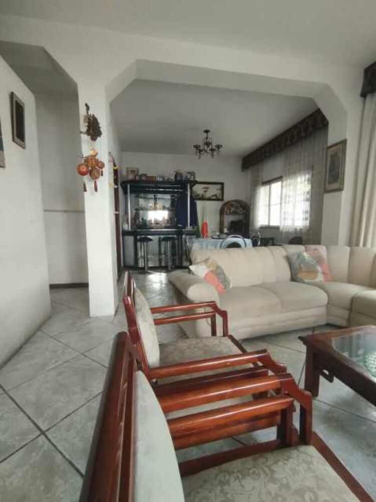 Casa à venda com 5 quartos, 264m² - Foto 8