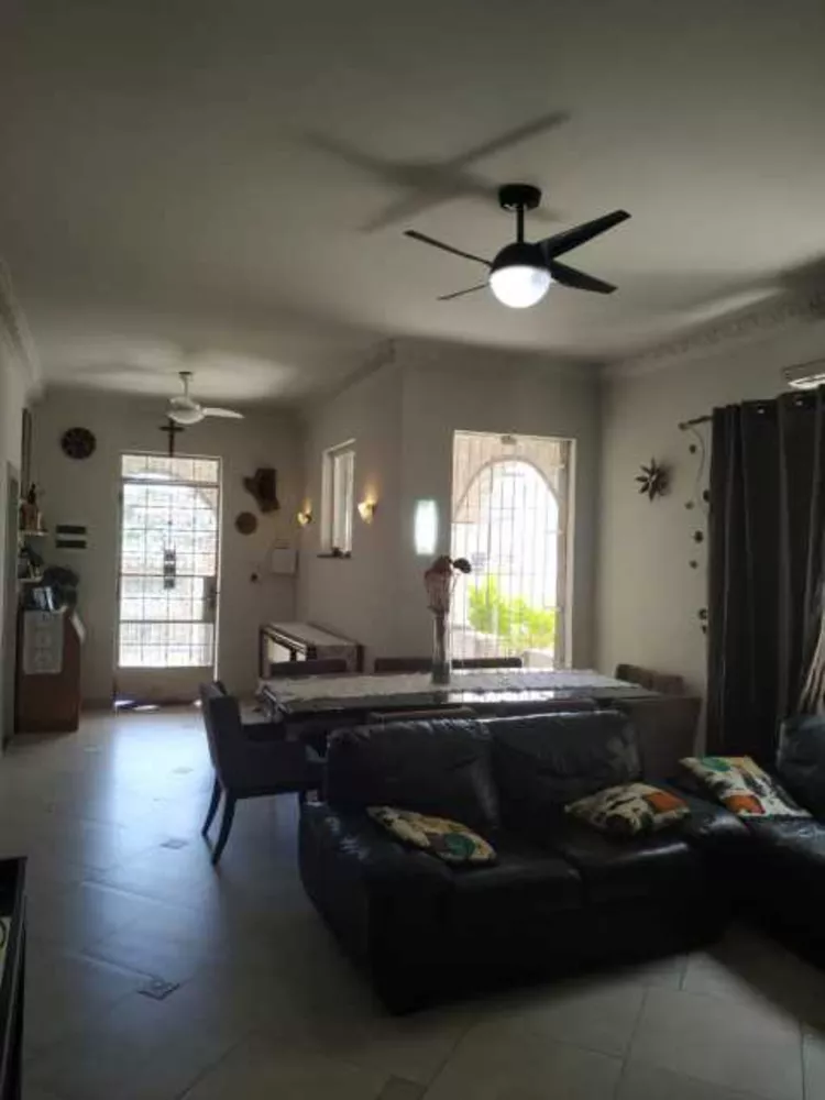Casa, 3 quartos, 180 m² - Foto 1