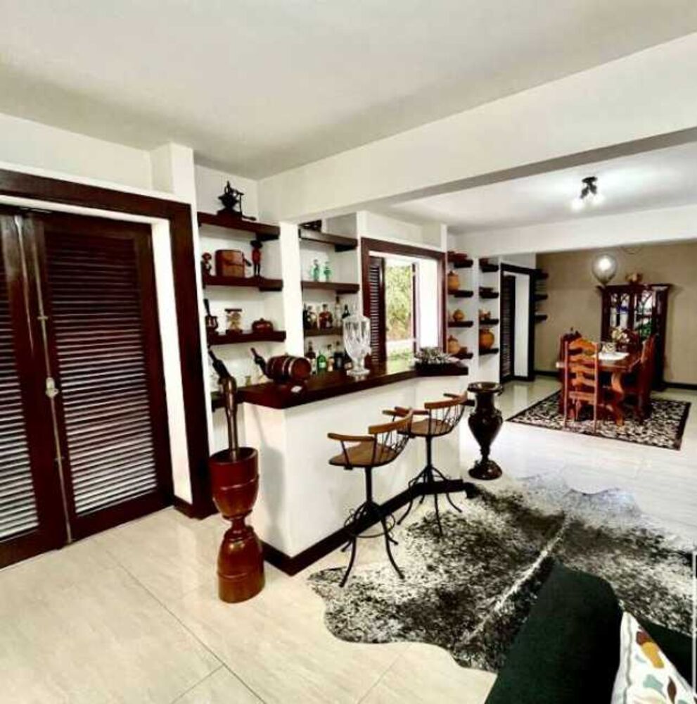 Casa à venda com 3 quartos, 367m² - Foto 9