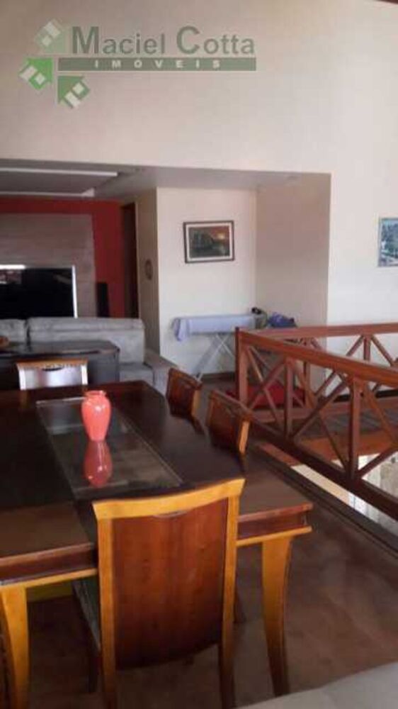 Casa à venda com 4 quartos, 360m² - Foto 4