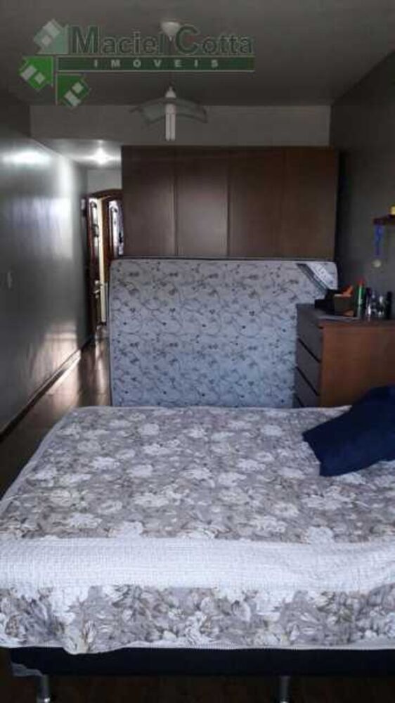 Casa à venda com 4 quartos, 360m² - Foto 8