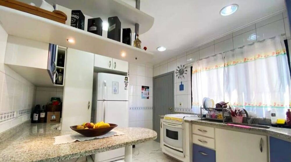 Casa de Condomínio à venda com 3 quartos, 293m² - Foto 2