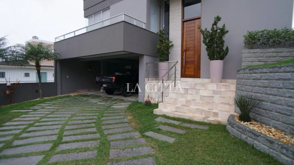 Casa de Condomínio à venda com 3 quartos, 376m² - Foto 1