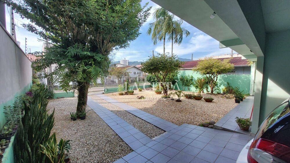 Sobrado à venda com 5 quartos, 350m² - Foto 3