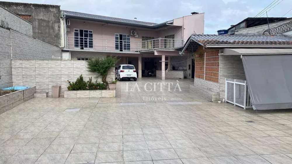 Casa à venda com 4 quartos, 268m² - Foto 3