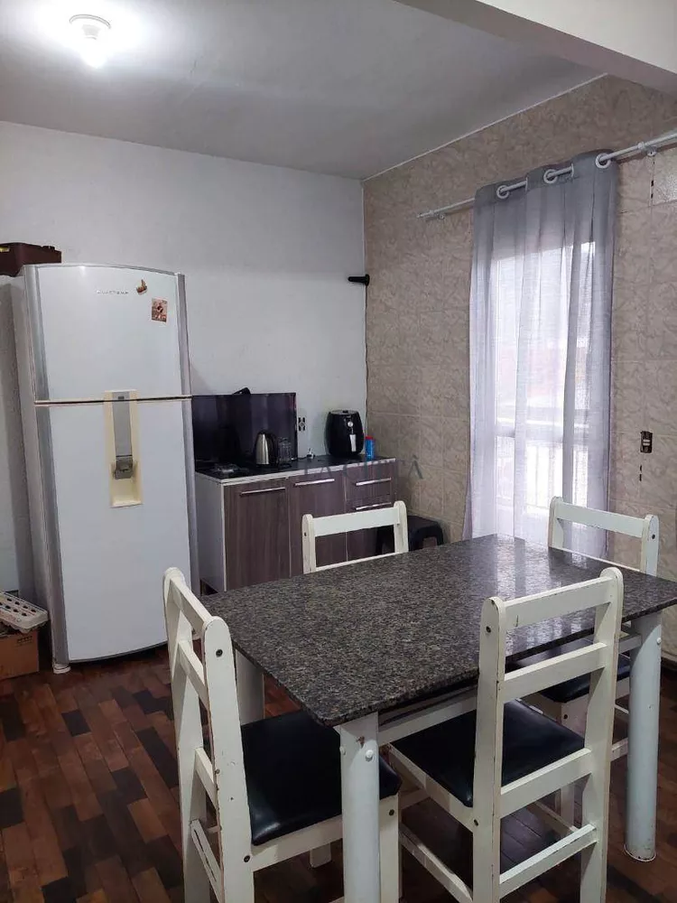 Casa à venda com 2 quartos, 166m² - Foto 2