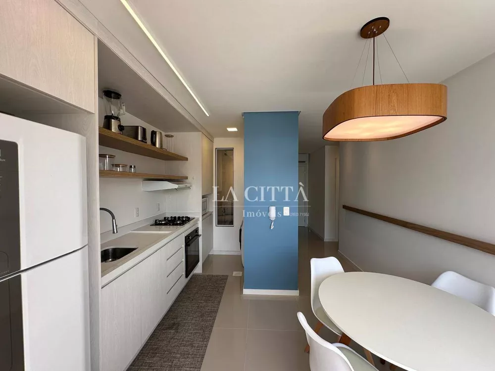 Apartamento à venda com 2 quartos, 65m² - Foto 2