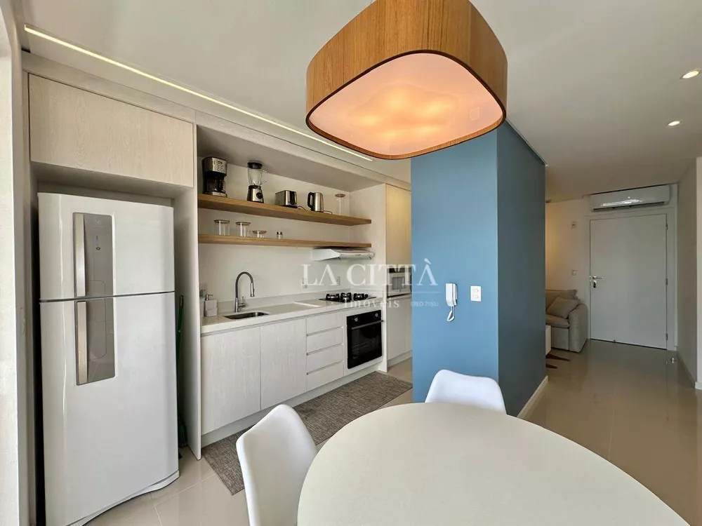 Apartamento à venda com 2 quartos, 65m² - Foto 1