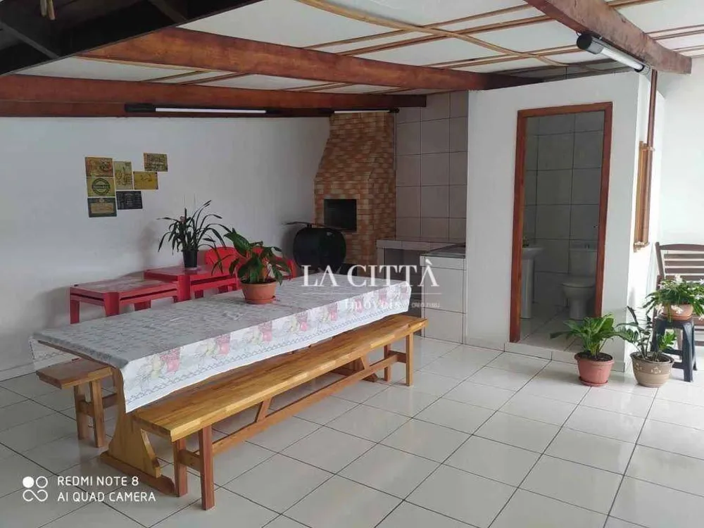 Casa, 3 quartos, 240 m² - Foto 1