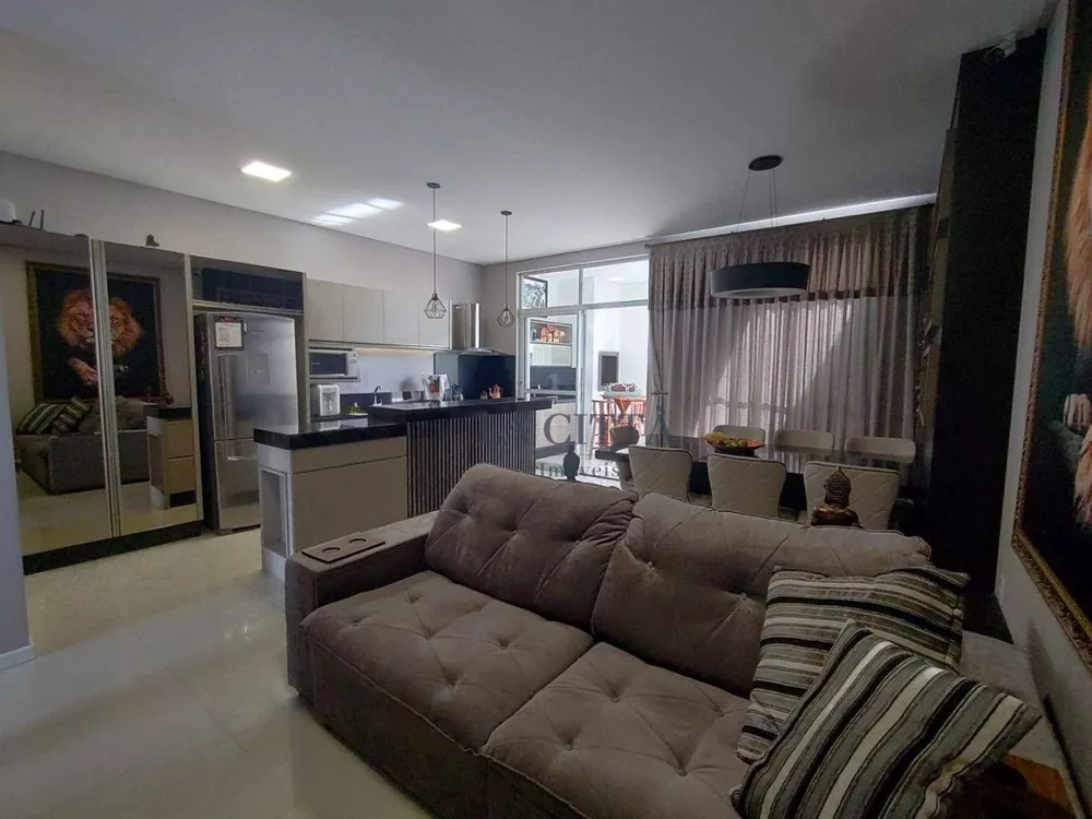 Sobrado à venda com 3 quartos, 152m² - Foto 1