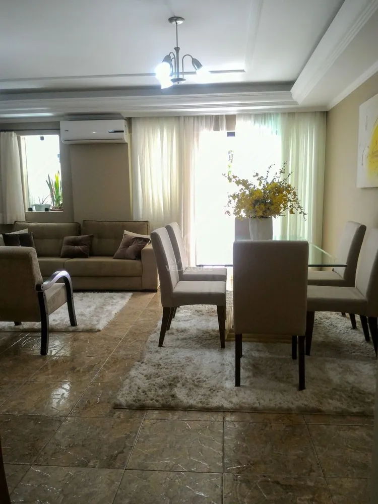 Apartamento, 3 quartos, 270 m² - Foto 2